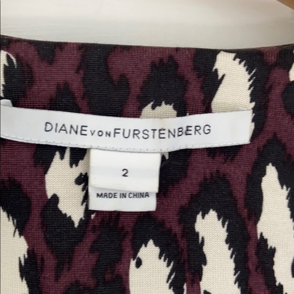 DVF Reina l/s dress in purple spotted cat print - Picture 4 of 7